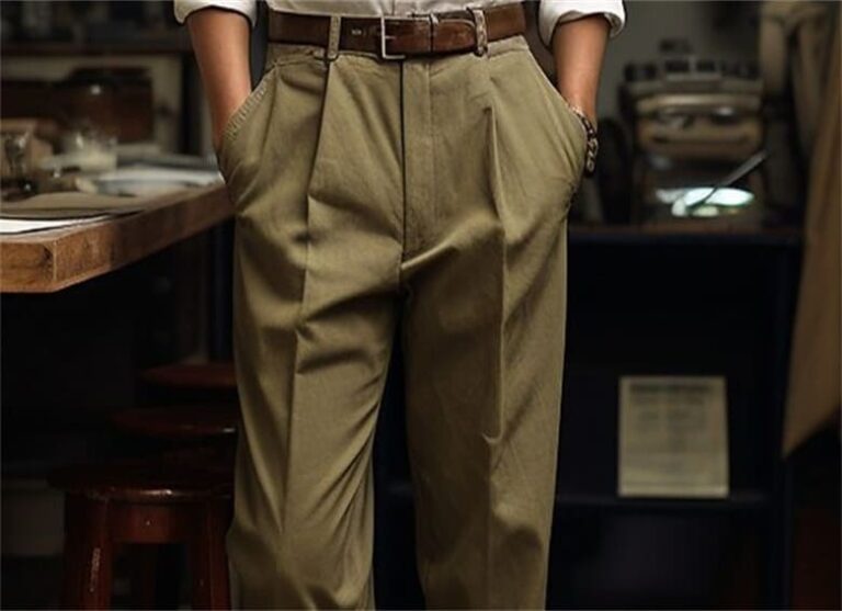 What Are Chinos? Gentlemen’s Guide to Chino Pants