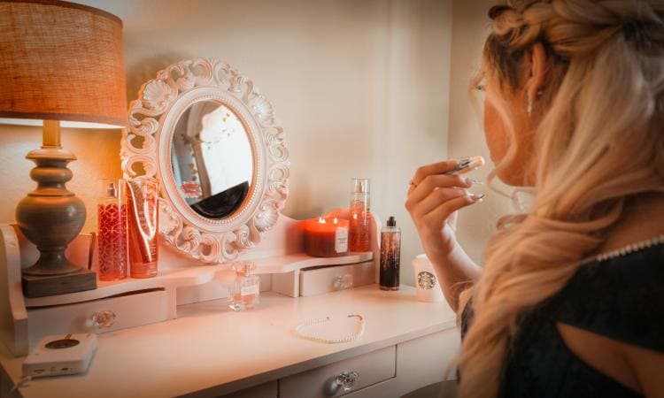 Redefining Beauty Standards After 40 Confidence, Style, and Hormone Health
