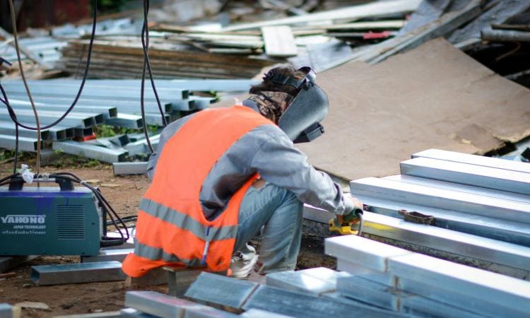 Advantages Of Using Plastic Sheets In Everyday Construction